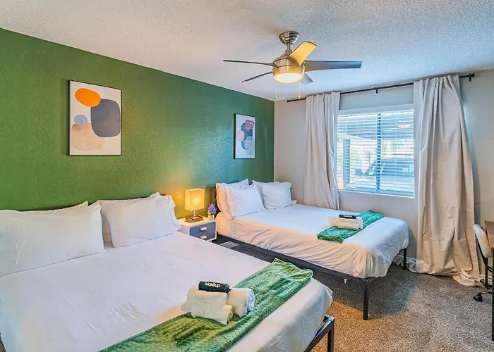 Prime Location Pool Gym Balcony Parking Washer And Dryer * Scottsdale