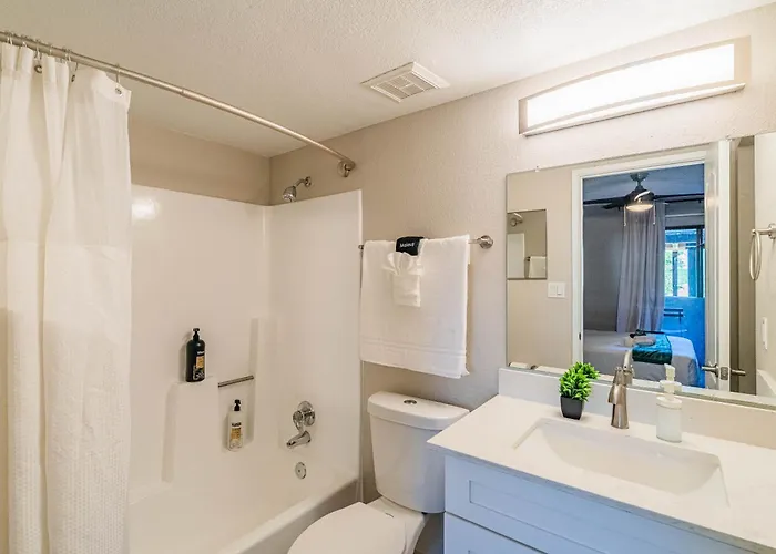 Prime Location Pool Gym Balcony Parking Washer And Dryer Apartment Scottsdale
