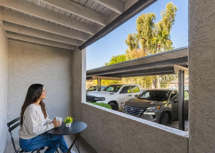 Prime Location Pool Gym Balcony Parking Washer And Dryer